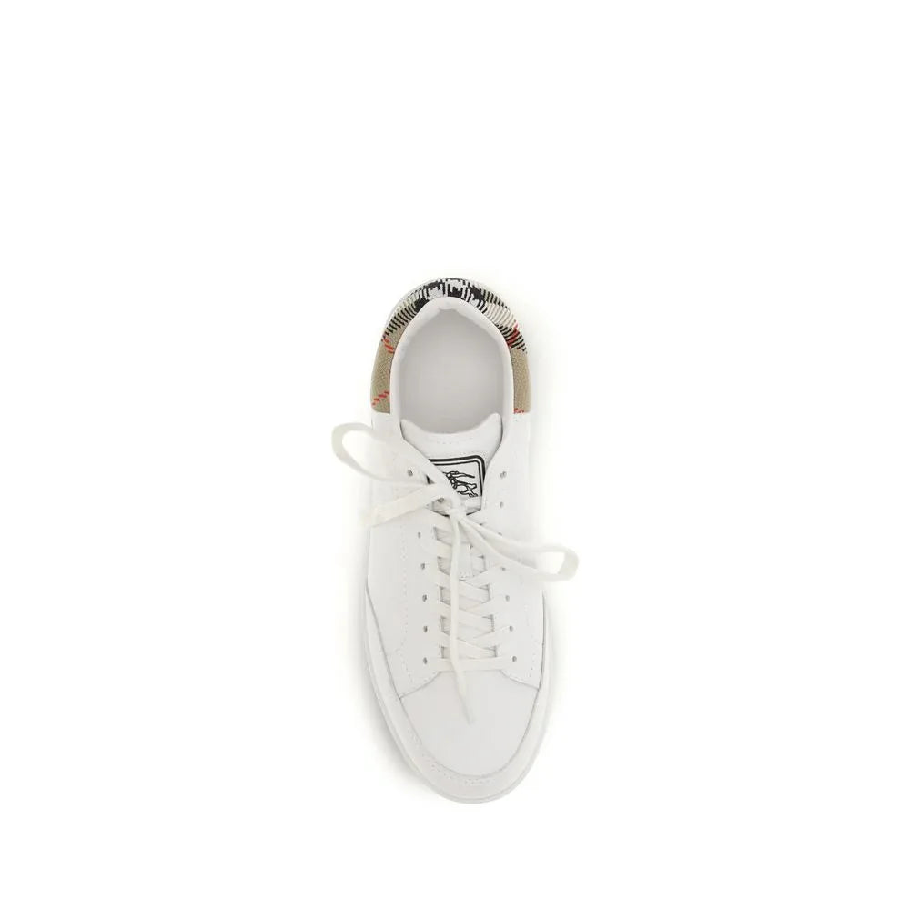 Burberry White Calf Leather Bos Taurus Low Top Sneakers - Zeiniez