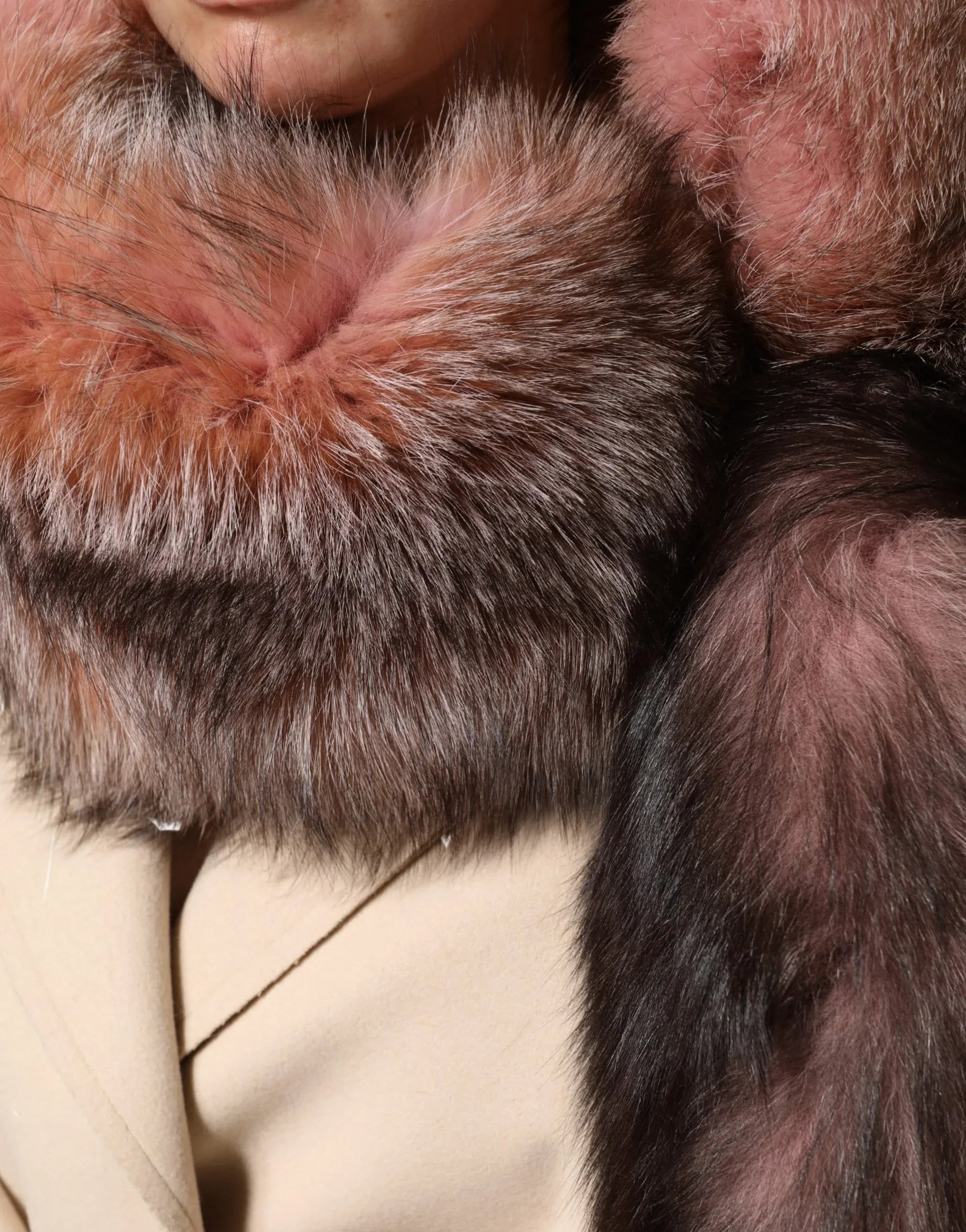 Dolce & Gabbana Pink Frost Fox Fur Neck Warmer Winter Scarf - Zeiniez