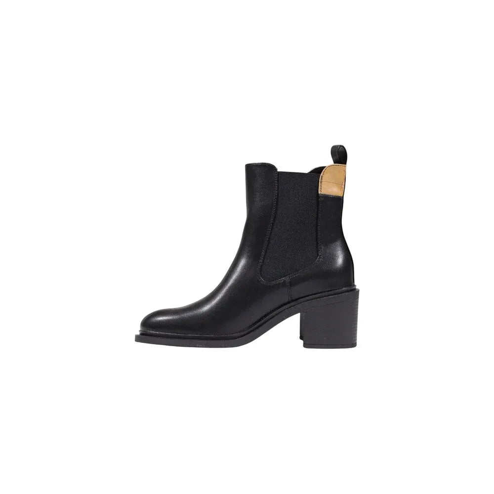 Alviero Martini Prima Classe Black Polyethylene Ankle Boots - Zeiniez