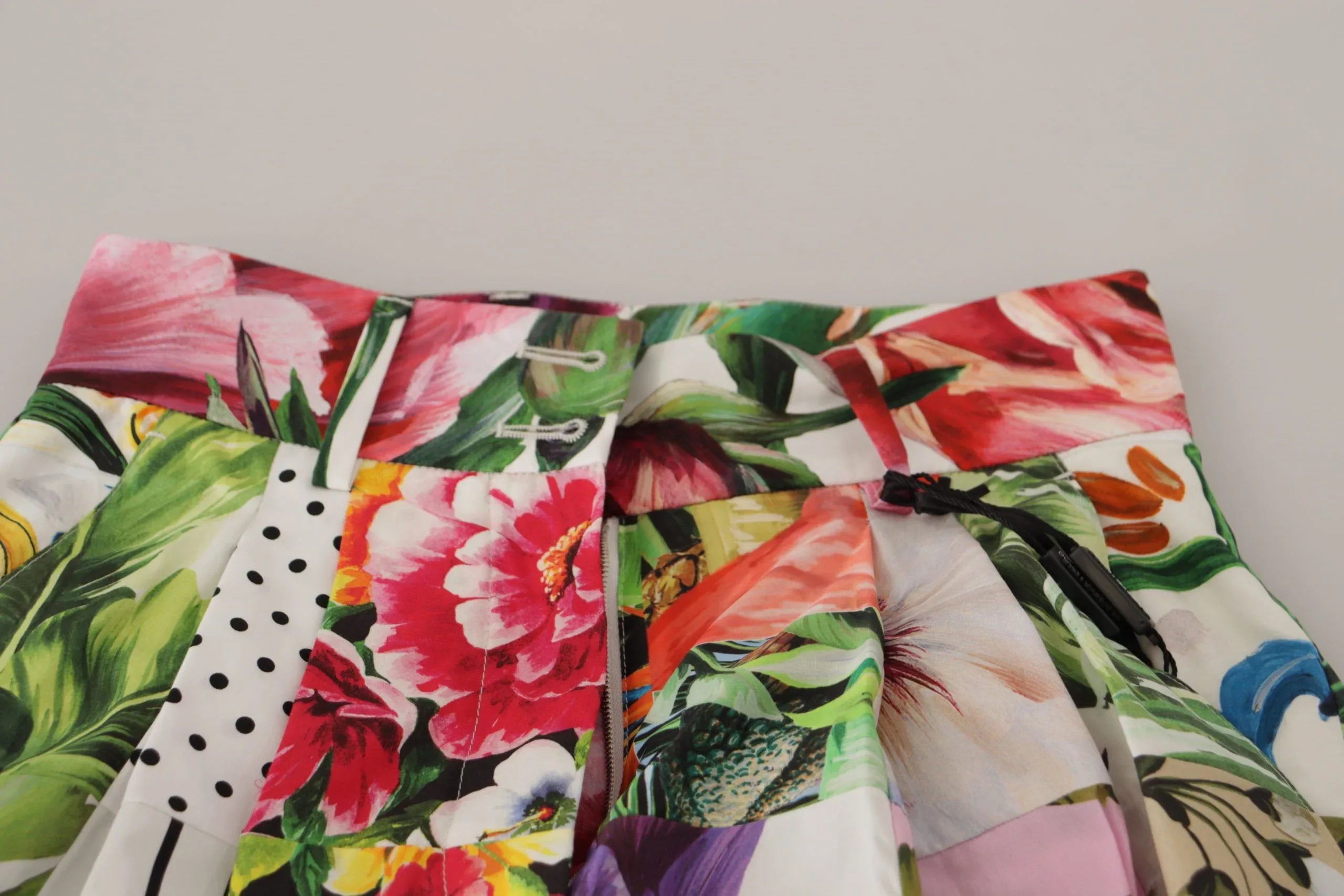 Dolce & Gabbana Multicolor High Waist Hot Pants Shorts - Zeiniez