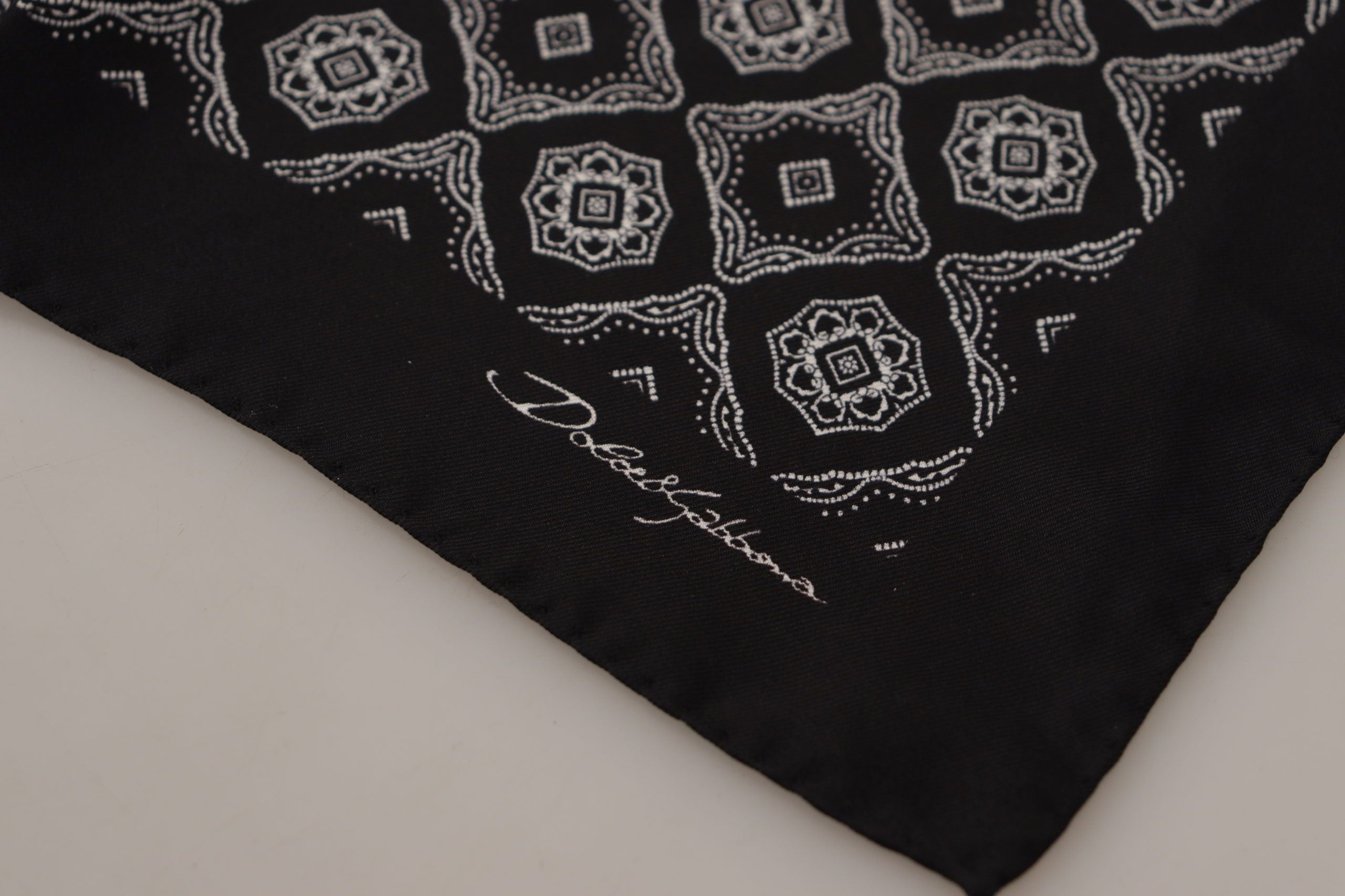 Dolce & Gabbana Black Geometric Patterned Square Handkerchief Scarf - Zeiniez