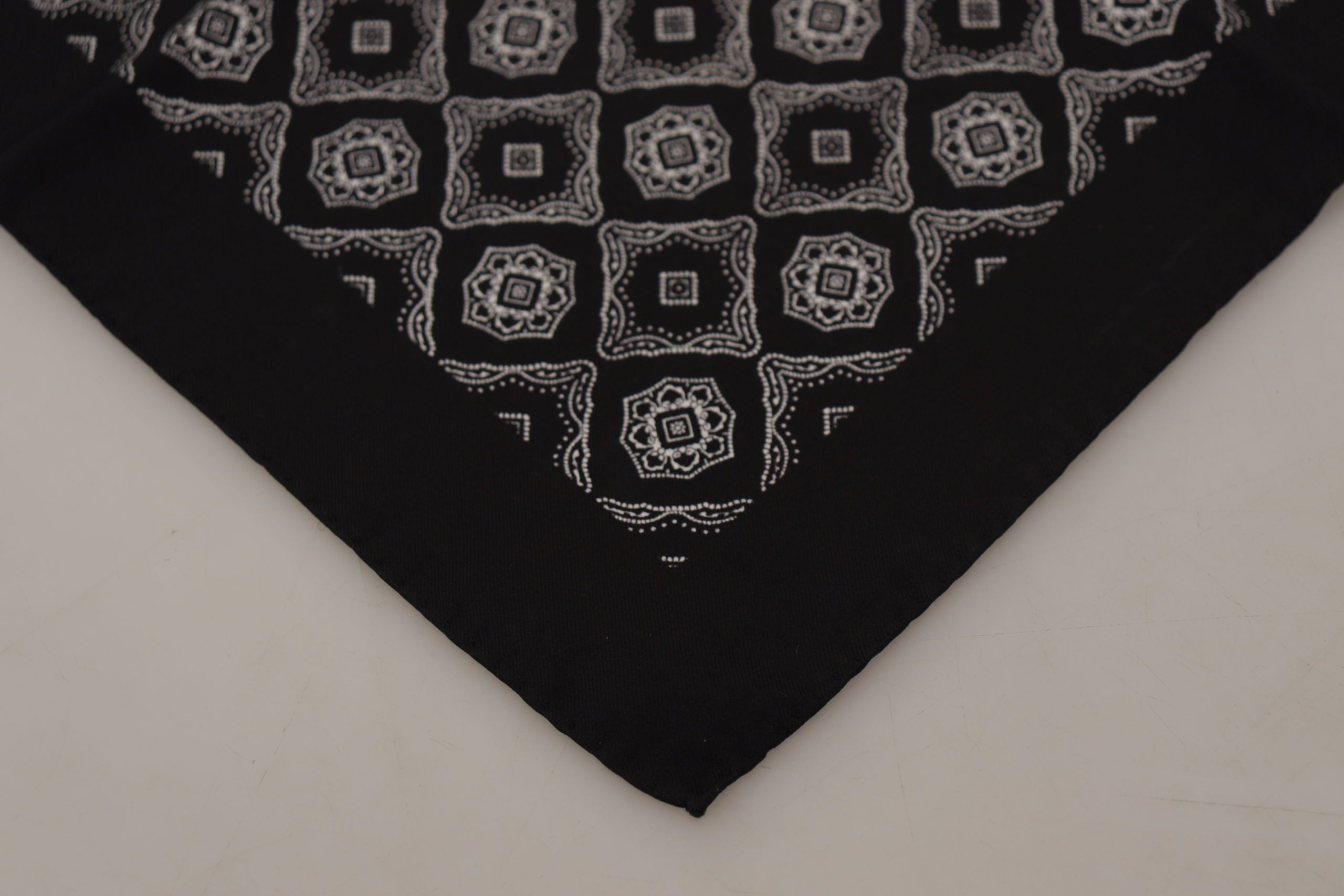 Dolce & Gabbana Black Geometric Patterned Square Handkerchief Scarf - Zeiniez