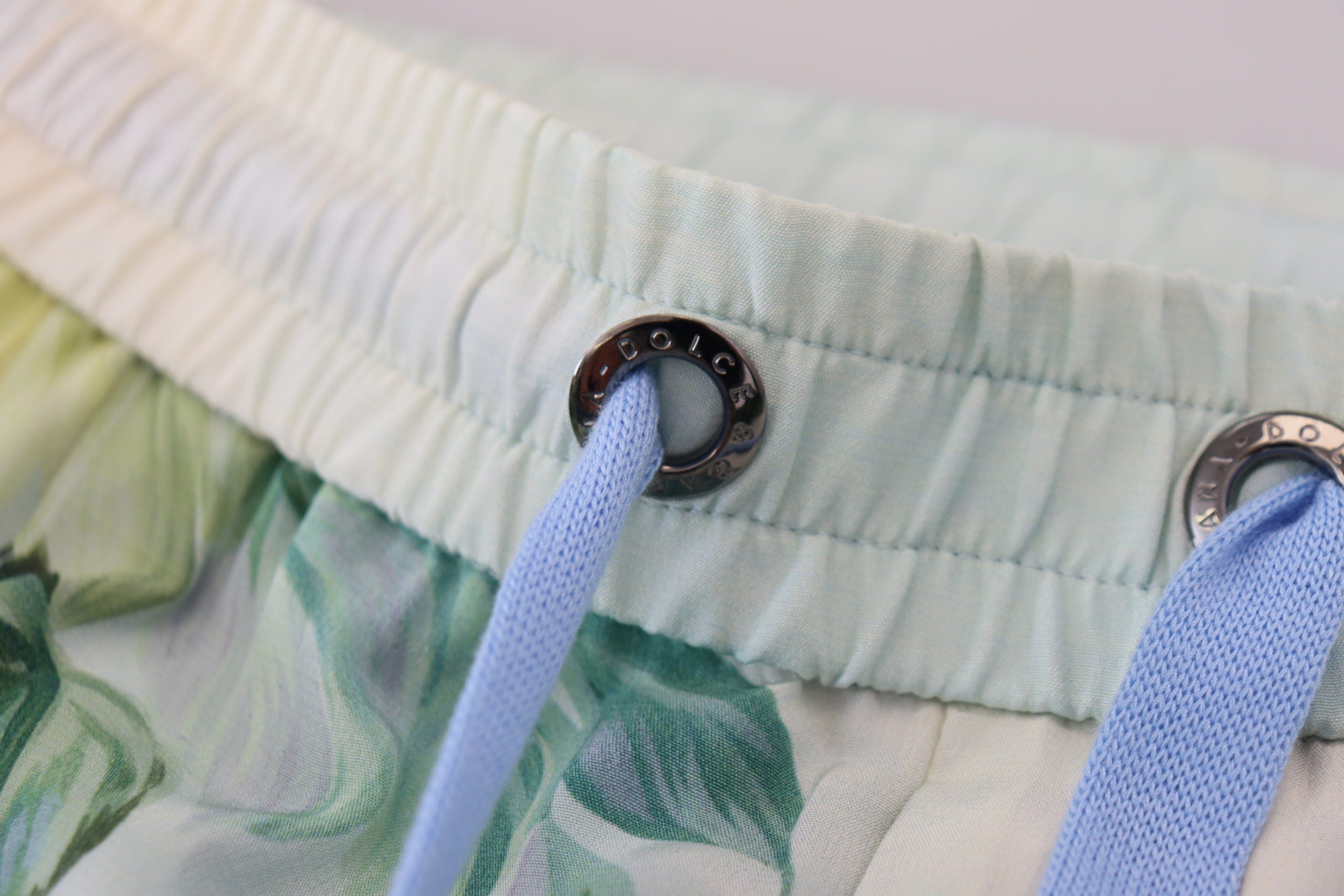 Dolce & Gabbana White Floral Printed Men Jogger Pants - Zeiniez