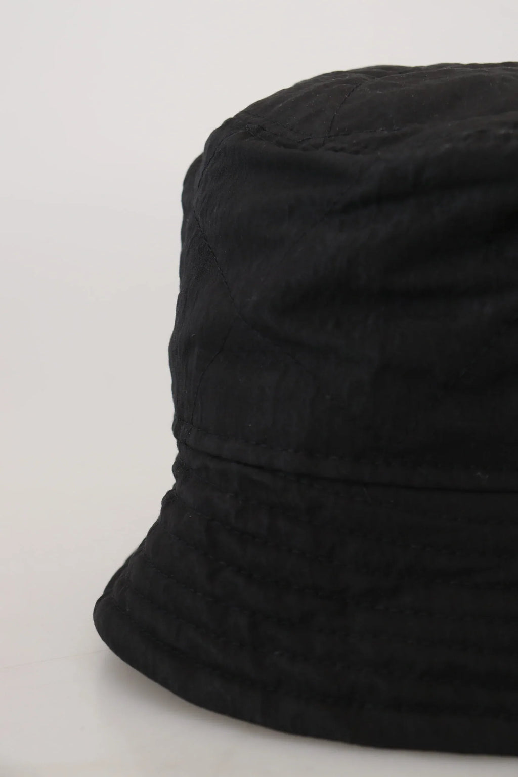 Dolce & Gabbana Black Nylon Women Bucket Cap Hat - Zeiniez