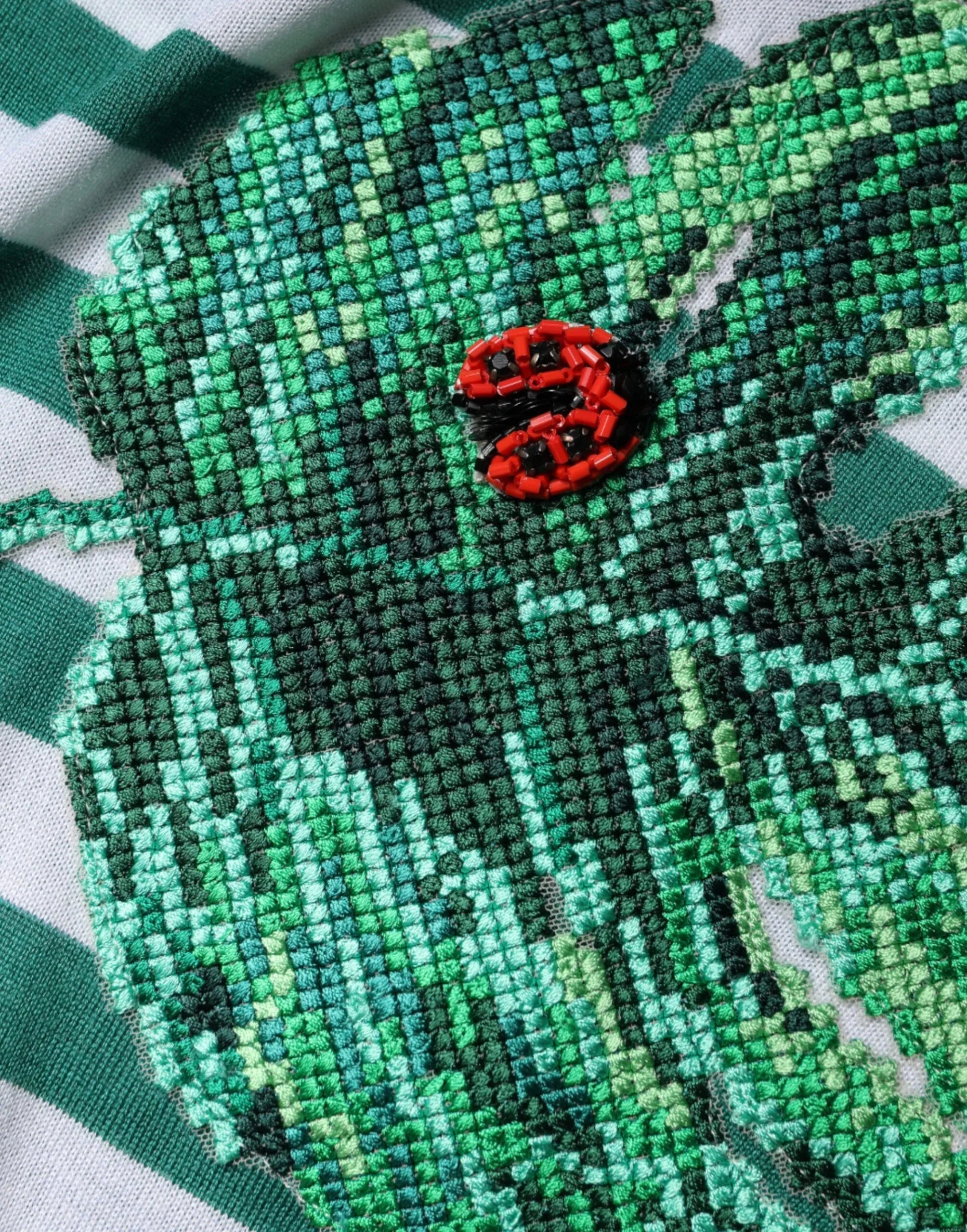 Dolce & Gabbana White Green Stripe Leaf Crew Neck T-shirt - Zeiniez