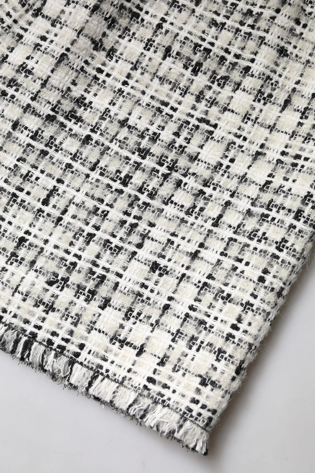 Dolce & Gabbana White Black High Waist Tartan Tweed Mini Skirt - Zeiniez