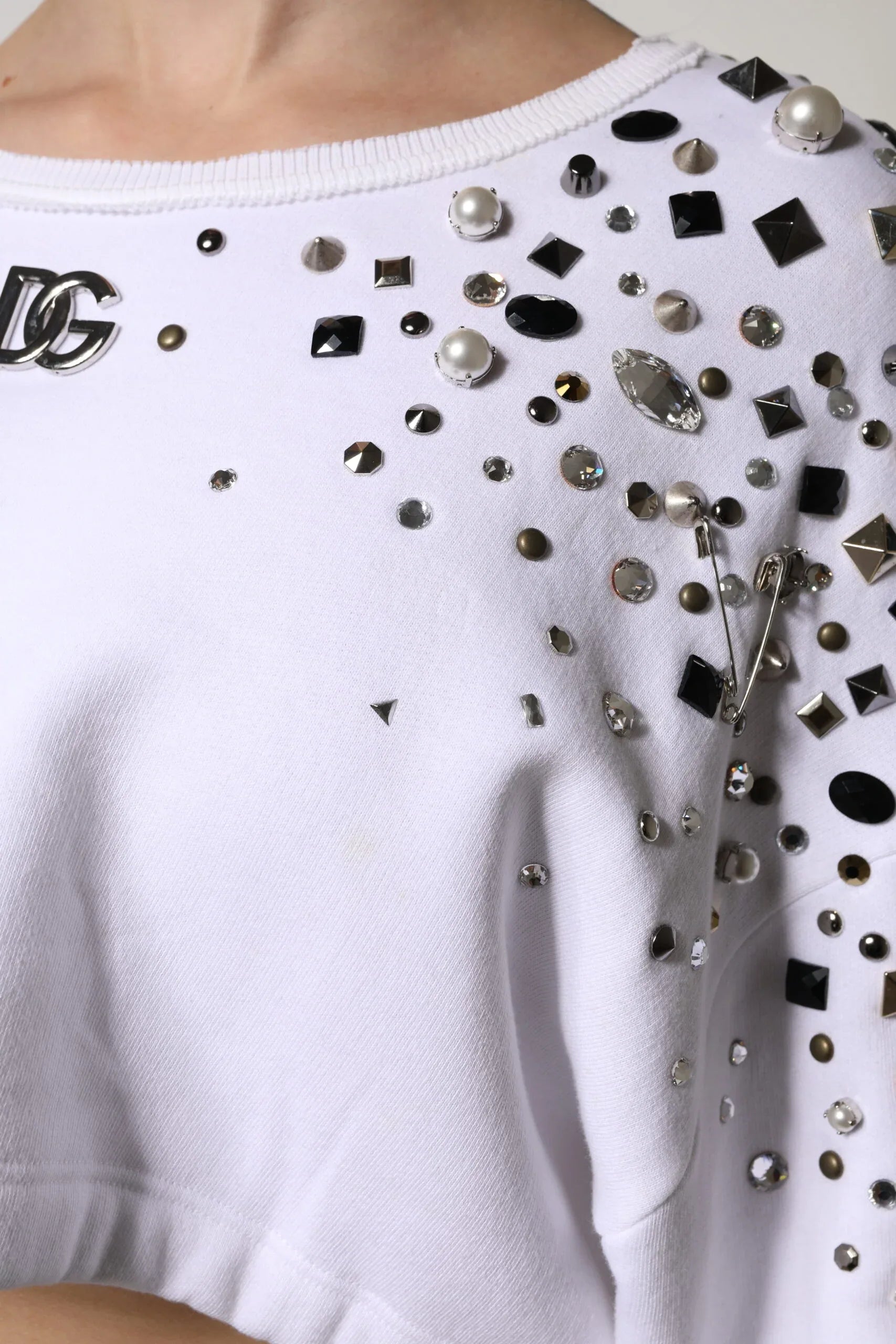 Dolce & Gabbana White Embellished Long Sleeve Cropped Sweater - Zeiniez