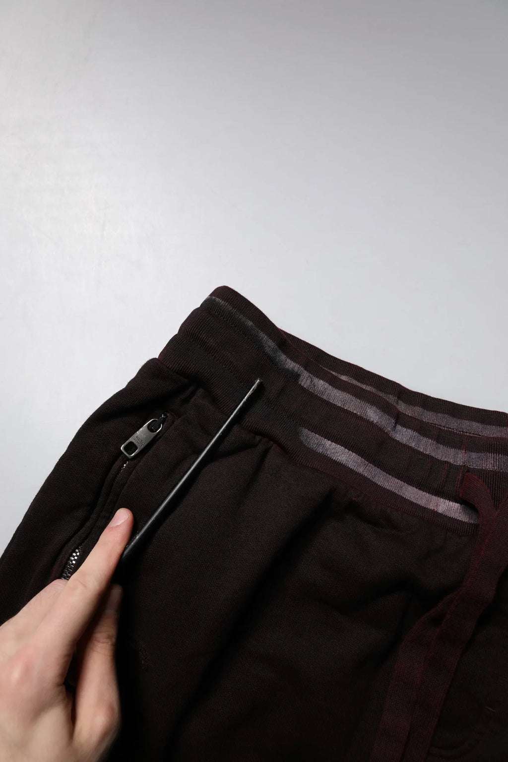 Dolce & Gabbana Maroon Cotton Logo Plaque Men Bermuda Shorts - Zeiniez