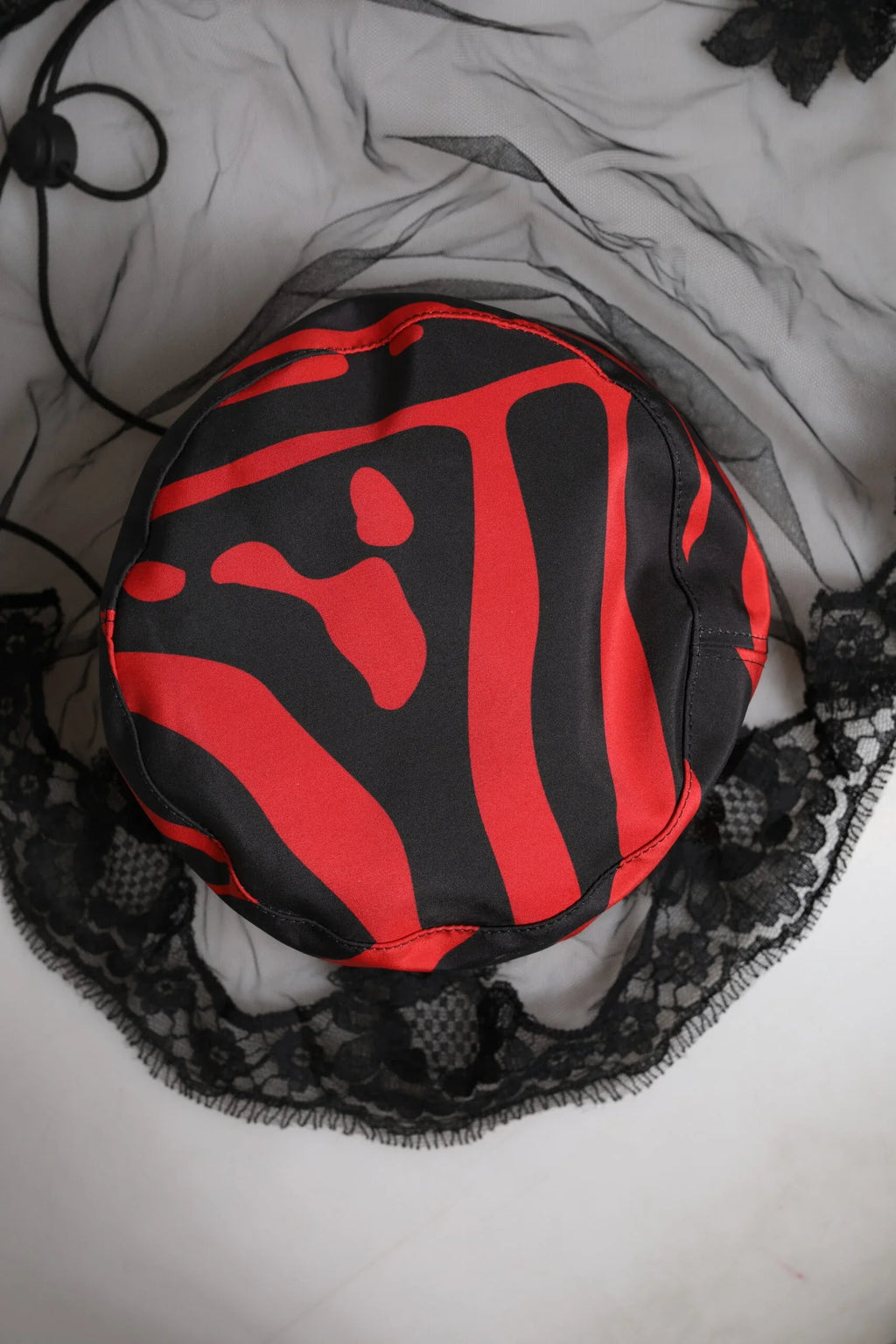 Dolce & Gabbana Black Red Stripes Lace Tulle Bucket Hat - Zeiniez