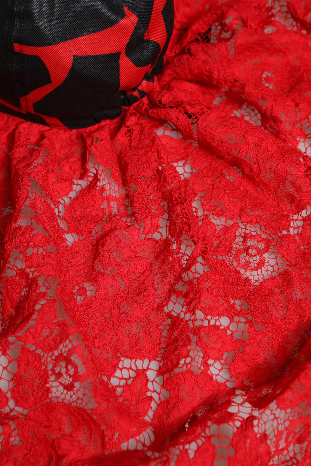 Dolce & Gabbana Red Black Lace Tulle Cotton Baseball Cap - Zeiniez