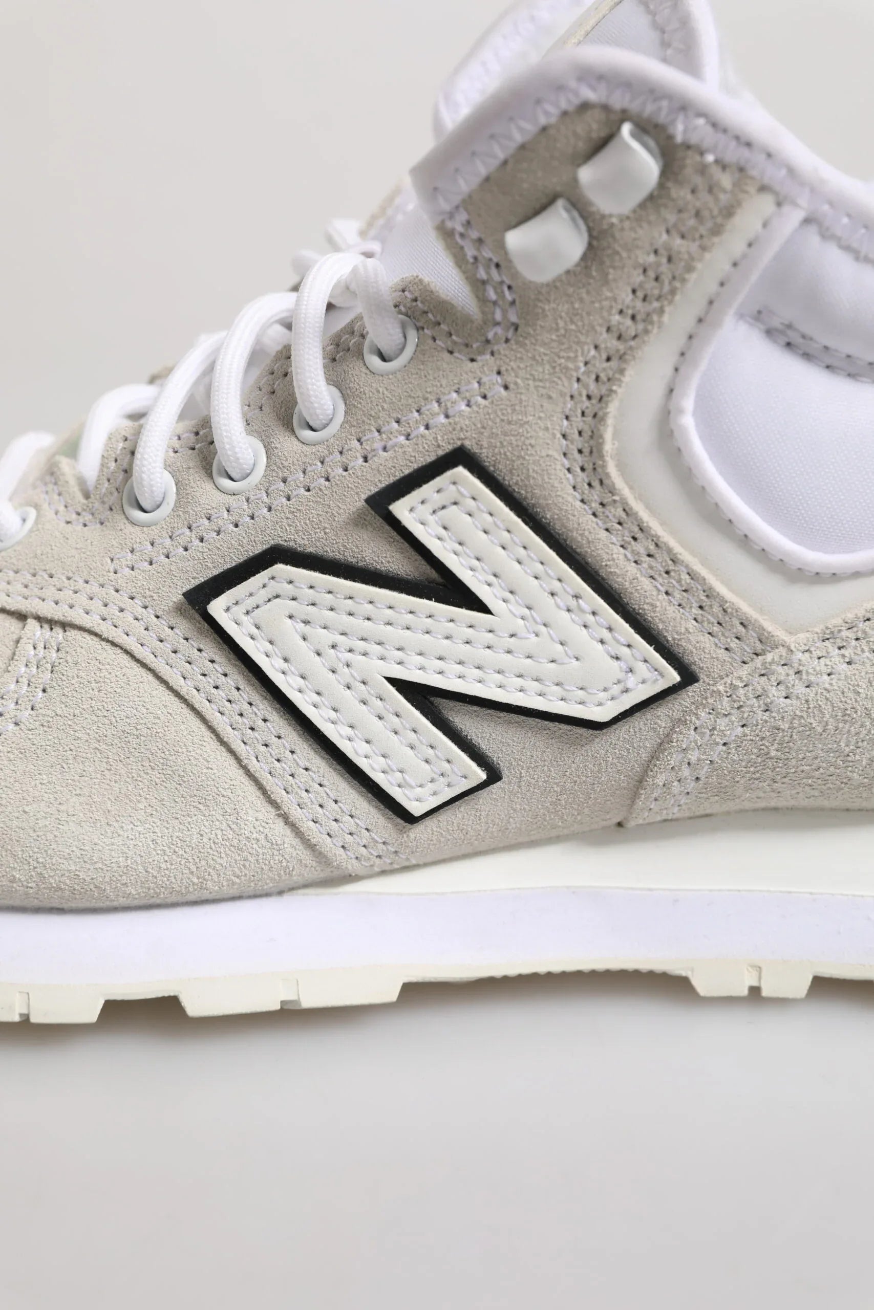 New Balance Off White Suede Sneakers Shoes - Zeiniez