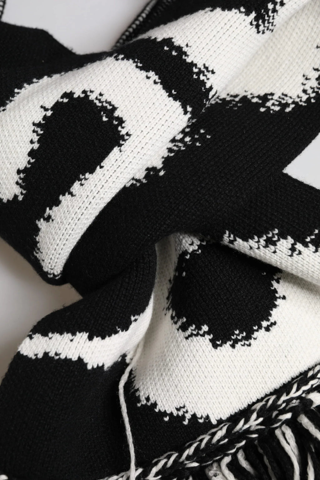 Dolce & Gabbana Black Logo Neck Warmer Wrap Men Shawl Scarf - Zeiniez