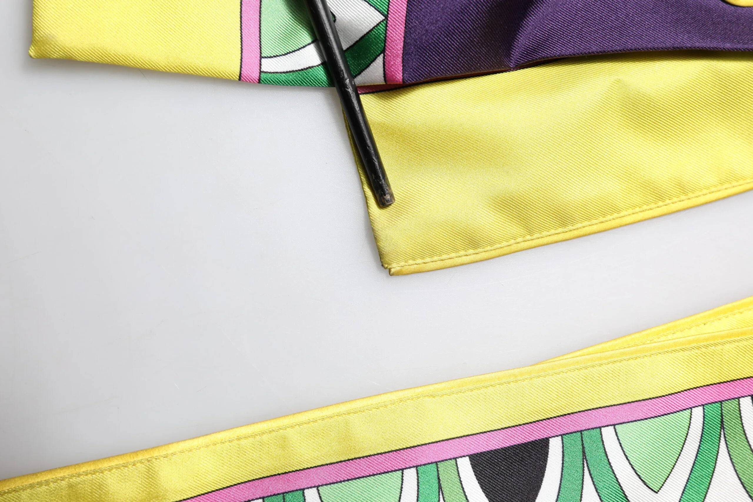 Dolce & Gabbana Blue Floral Print Silk Long Sleeves Wrap Robe - Zeiniez