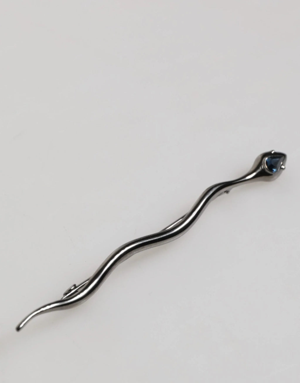 Dolce & Gabbana Black Brass Crystal Spilla Serpente Mens Brooch Pin - Zeiniez