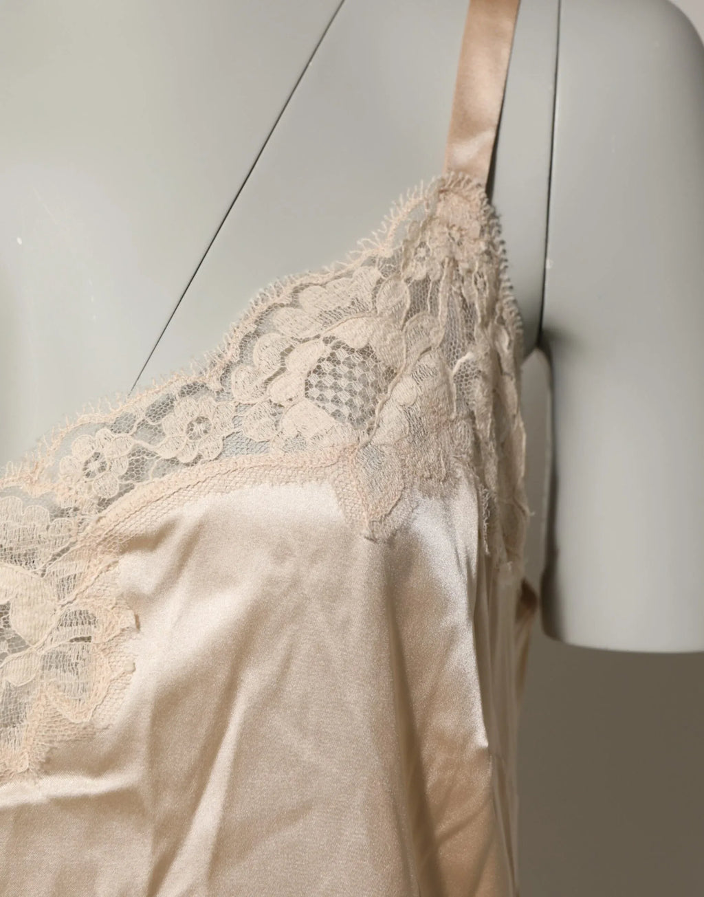 Dolce & Gabbana Nude Chemise Lingerie Silk Blend Lace Trim Dress - Zeiniez