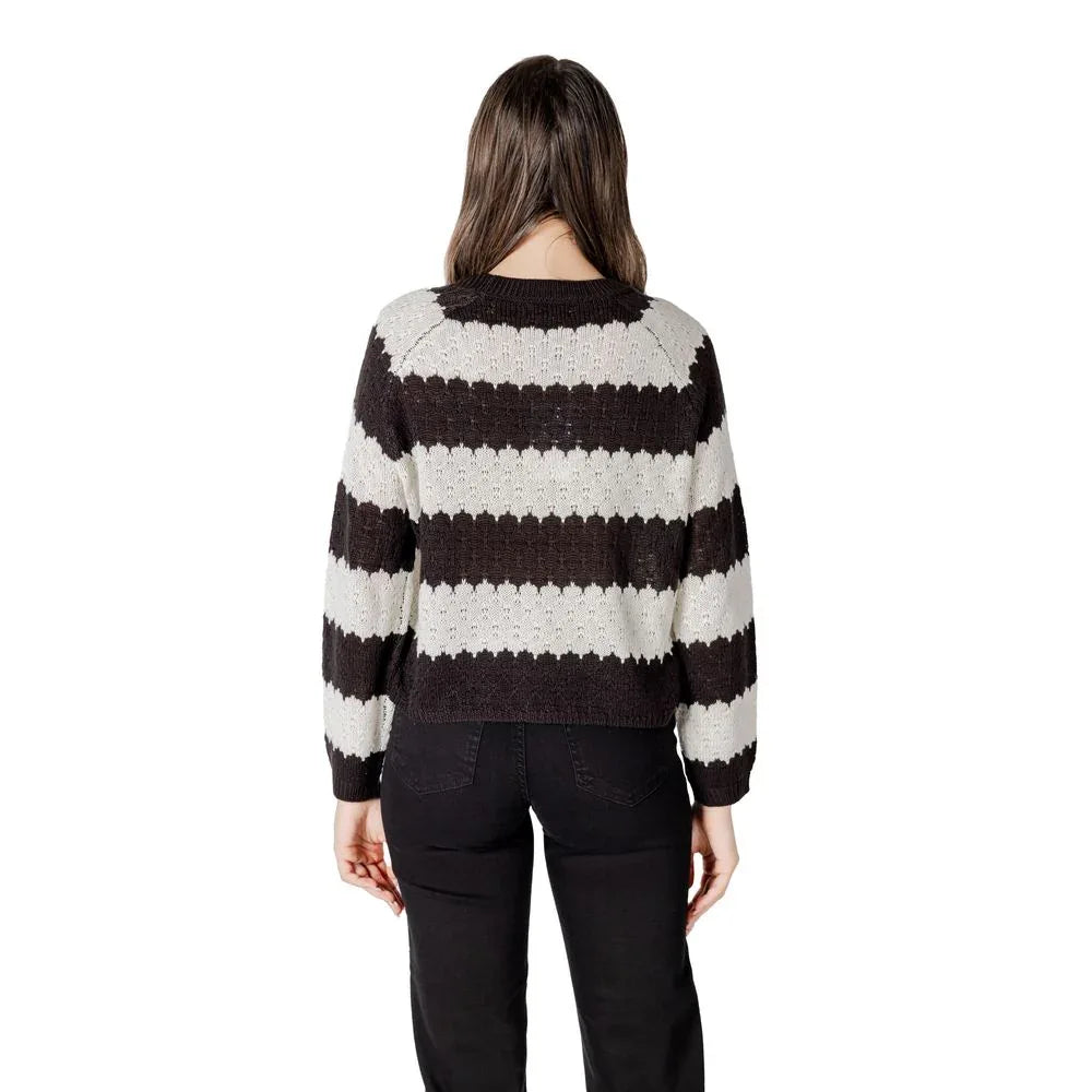Jacqueline De Yong Black And White Marabou Sweatshirt - Zeiniez