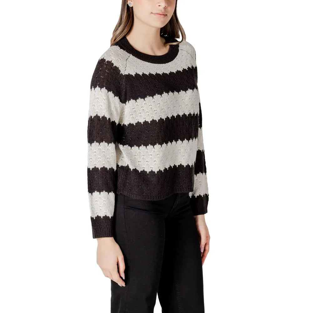 Jacqueline De Yong Black And White Marabou Sweatshirt - Zeiniez