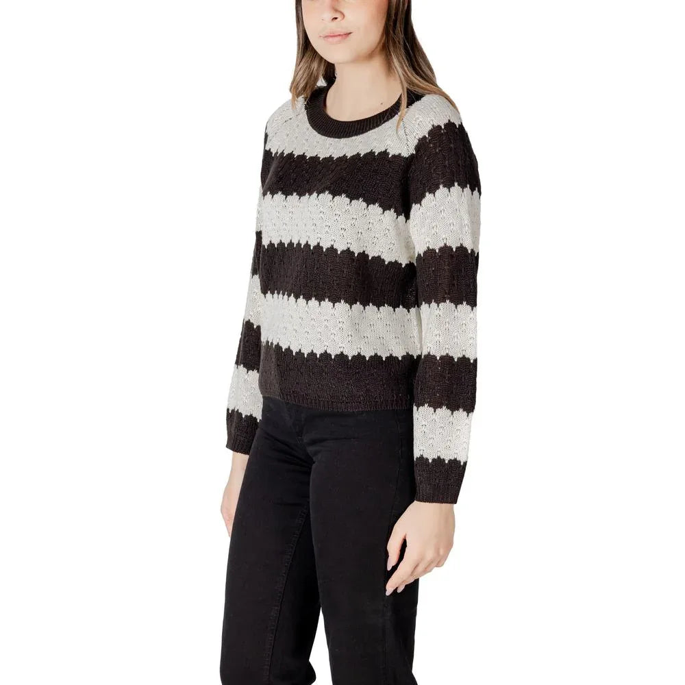 Jacqueline De Yong Black And White Marabou Sweatshirt - Zeiniez