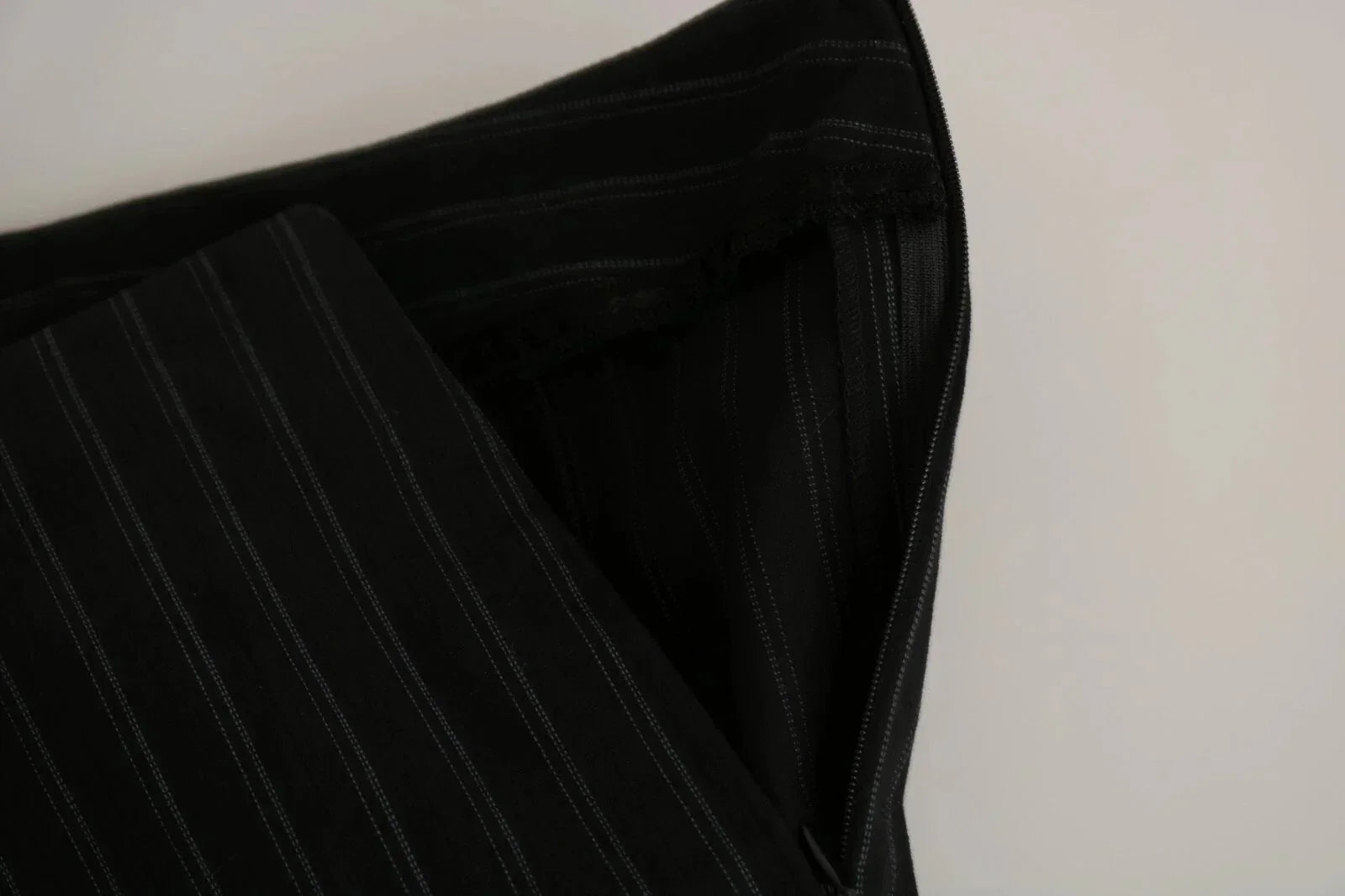 BENCIVENGA Black High Waist Straight Dress Trouser Pants - Zeiniez