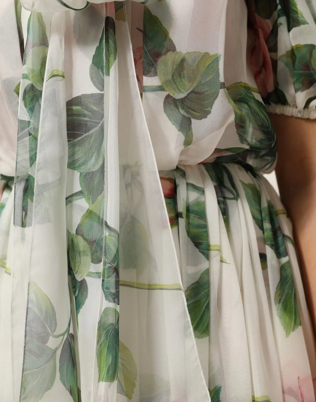 Dolce & Gabbana White Floral Print Silk Pleated Midi Dress - Zeiniez