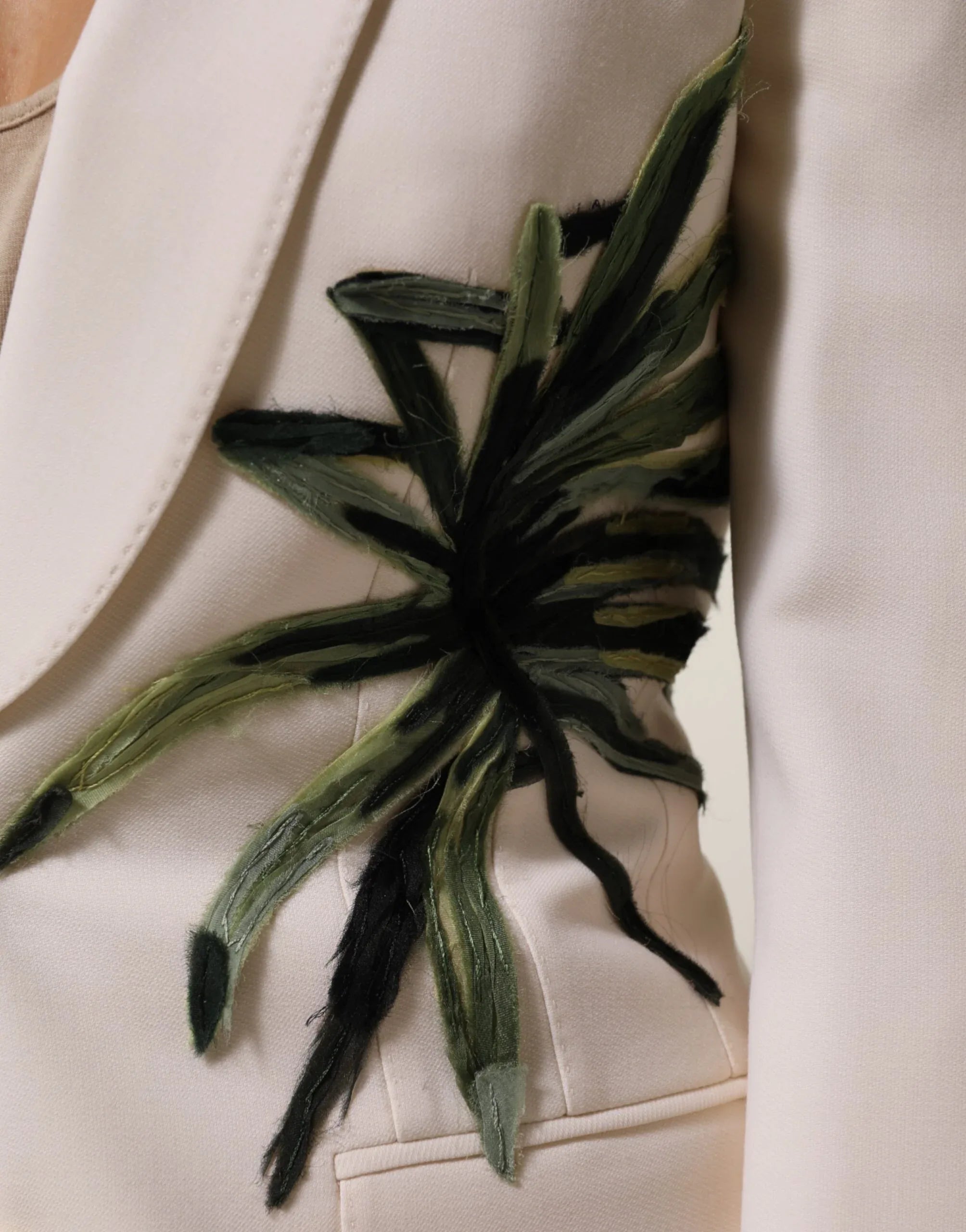 Dolce & Gabbana Beige Embroidered Single Breasted Jacket - Zeiniez