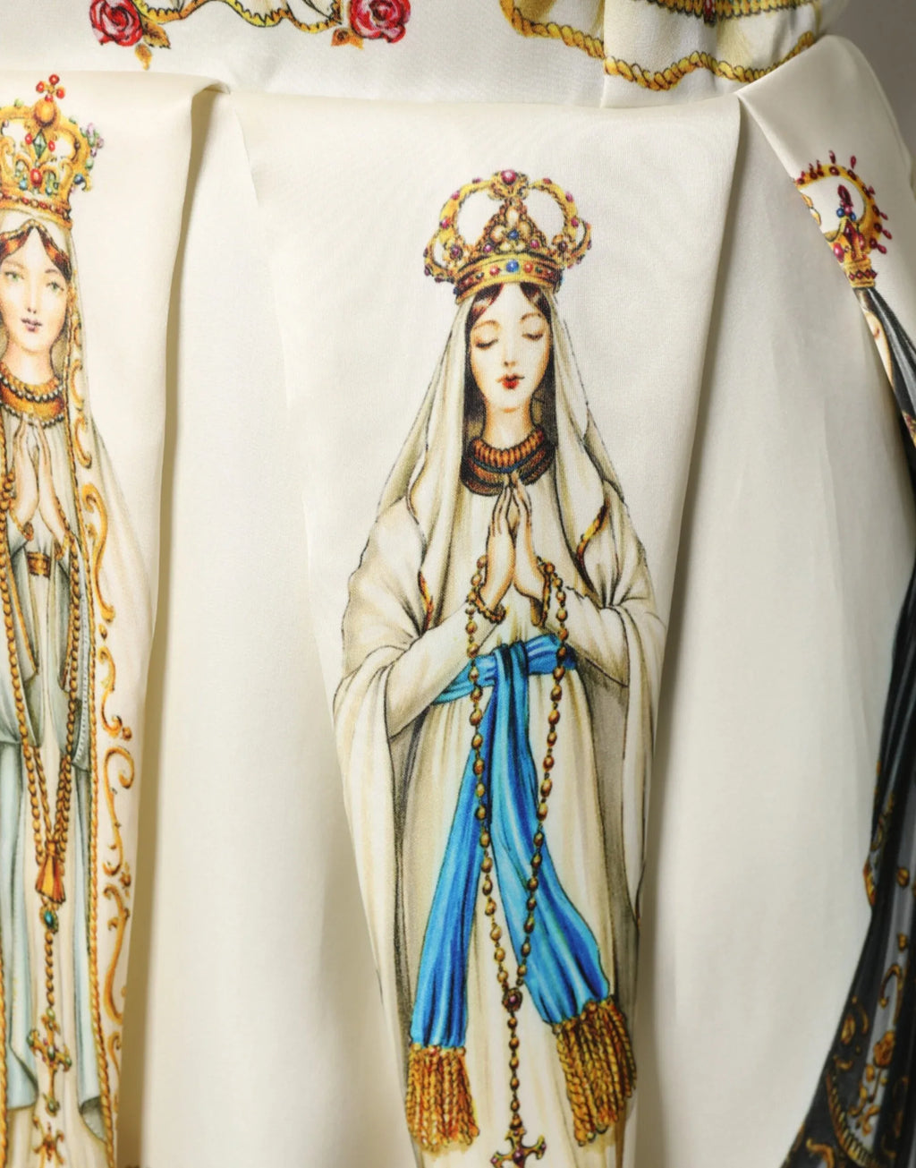 Dolce & Gabbana Beige Madonne Print Silk Short Sleeve Dress - Zeiniez