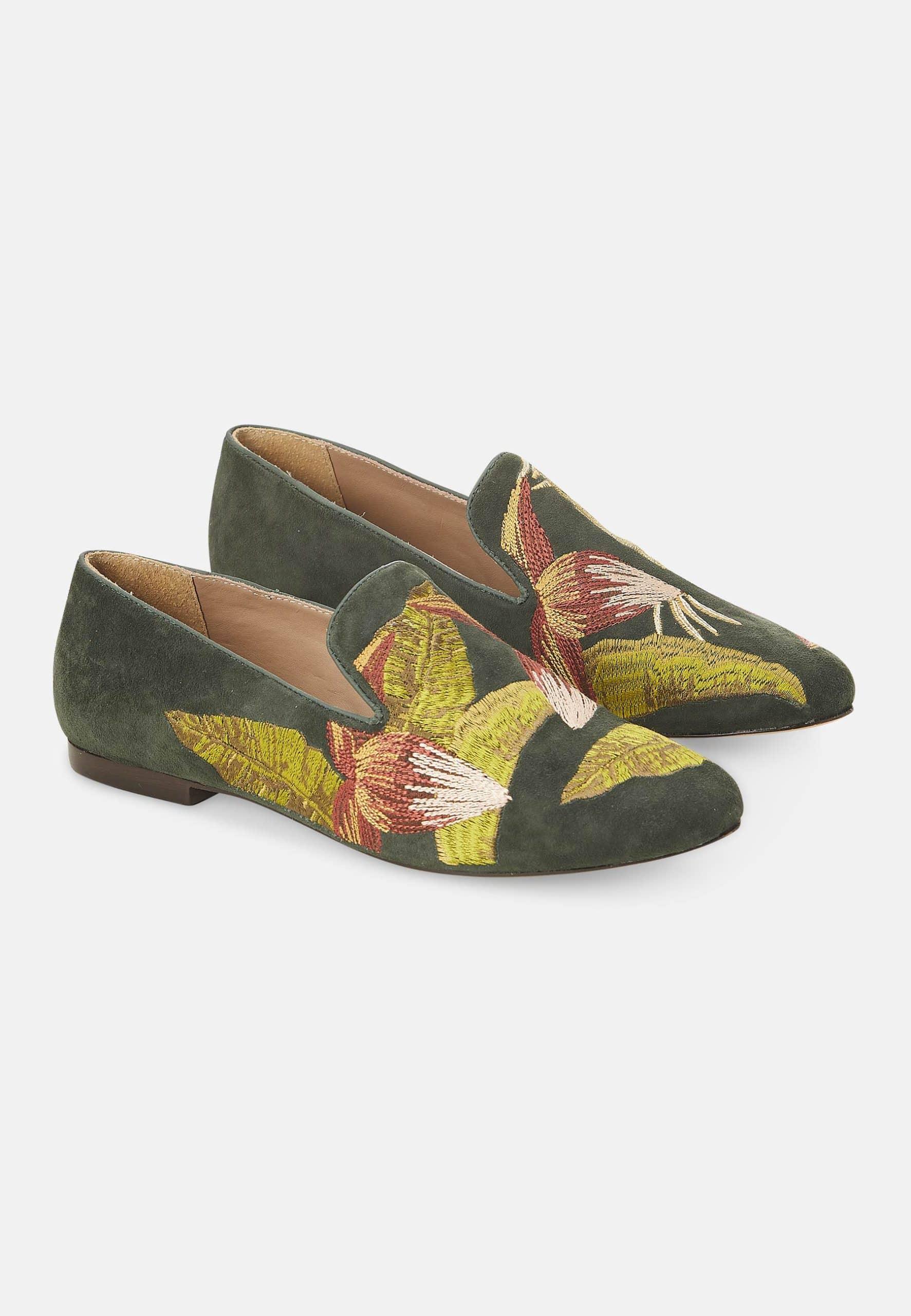 Mangará Atelier Green Suede Embroidered Loafers – Elegant Women’S Flat Shoes Mangará Atelier